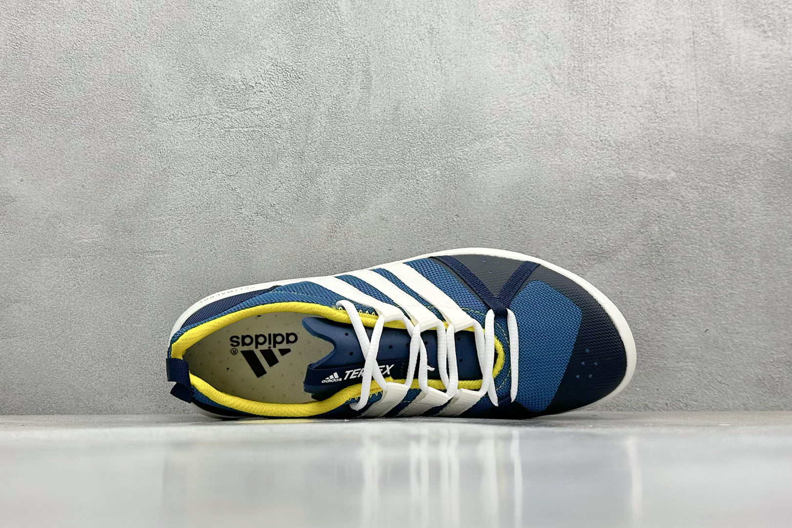  
Adidas Climacool TERREX CC BOAT  运动溯溪鞋户外涉水鞋 

货号：B