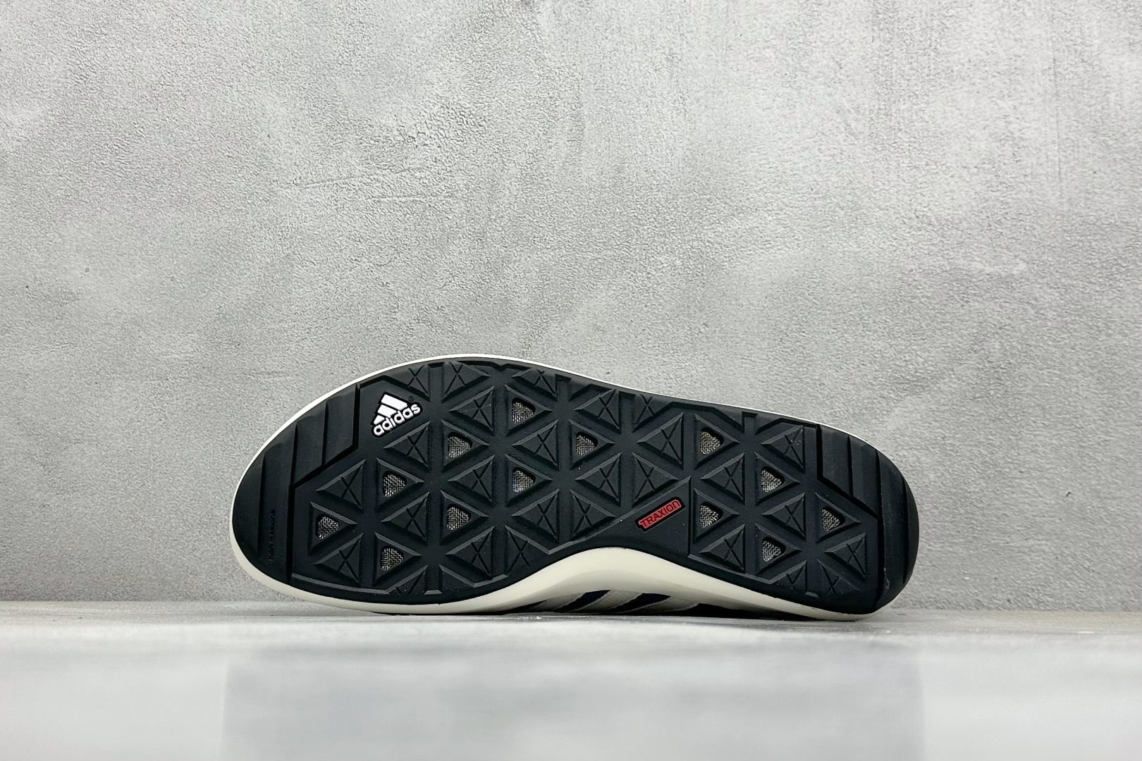  
Adidas Climacool TERREX CC BOAT  运动溯溪鞋户外涉水鞋 

货号：B