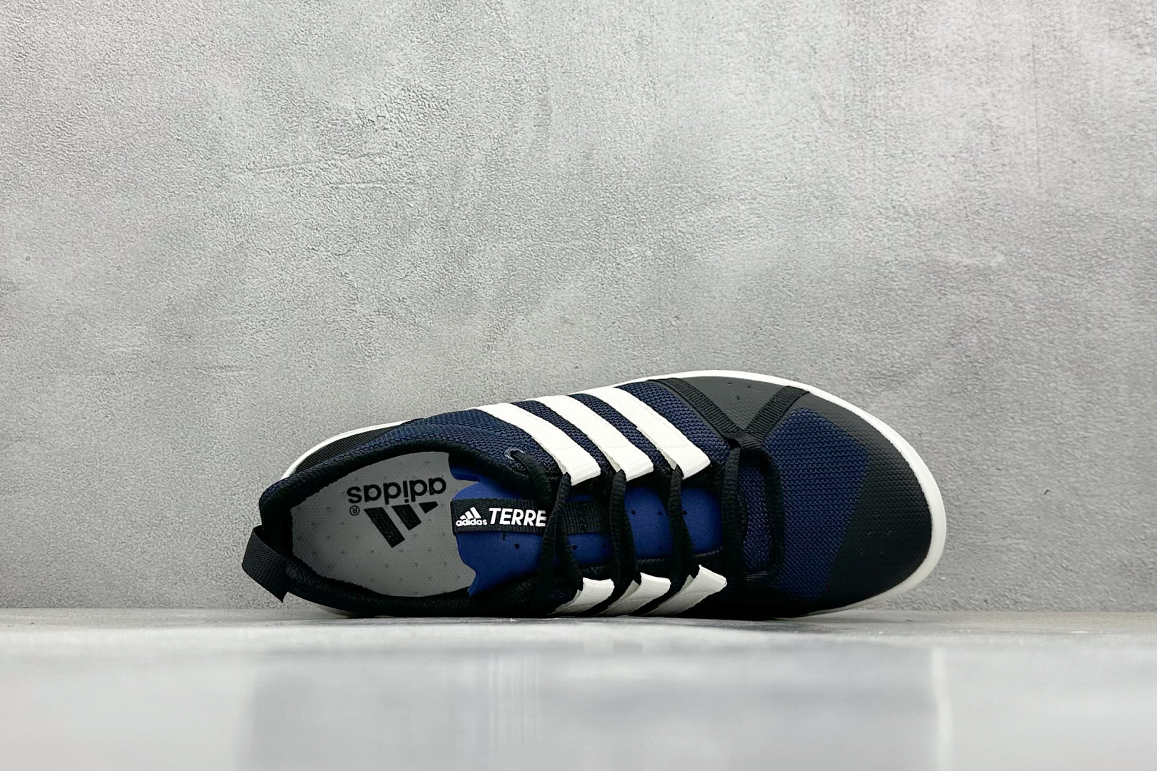 
Adidas Climacool TERREX CC BOAT  运动溯溪鞋户外涉水鞋 

货号：B