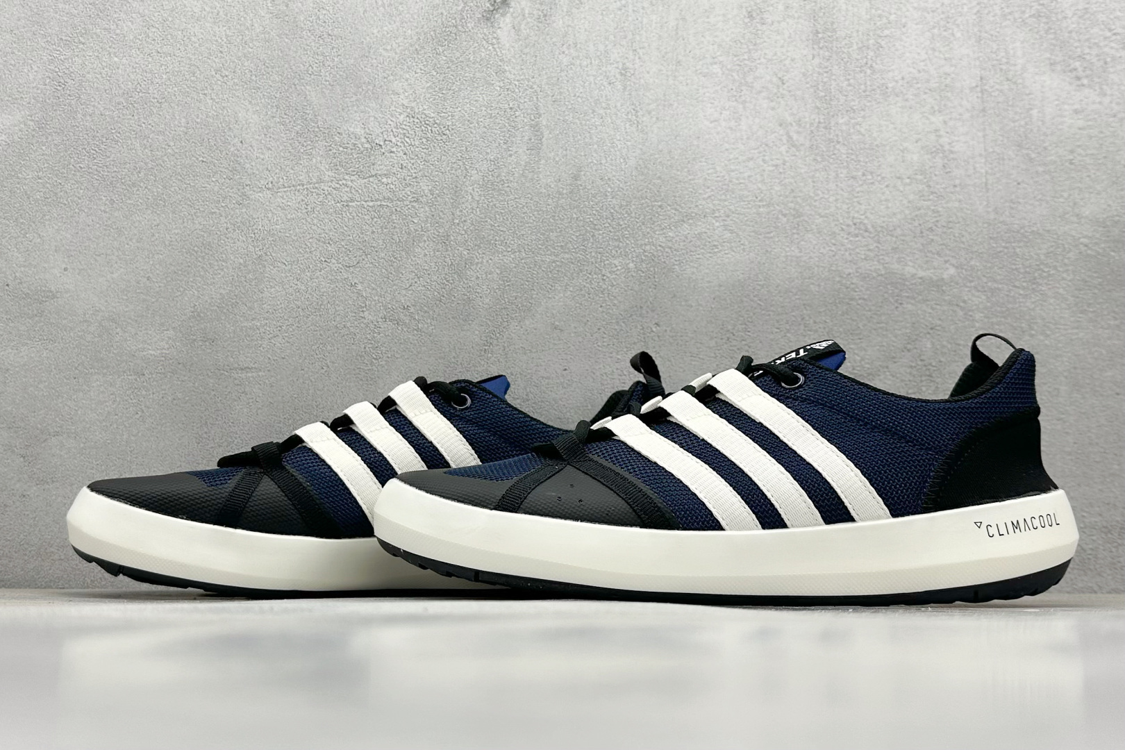  
Adidas Climacool TERREX CC BOAT  运动溯溪鞋户外涉水鞋 

货号：B