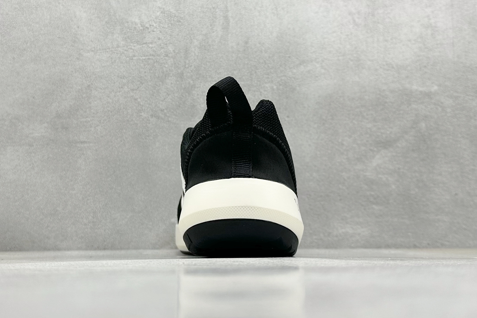  
Adidas Climacool TERREX CC BOAT  运动溯溪鞋户外涉水鞋 

货号：B