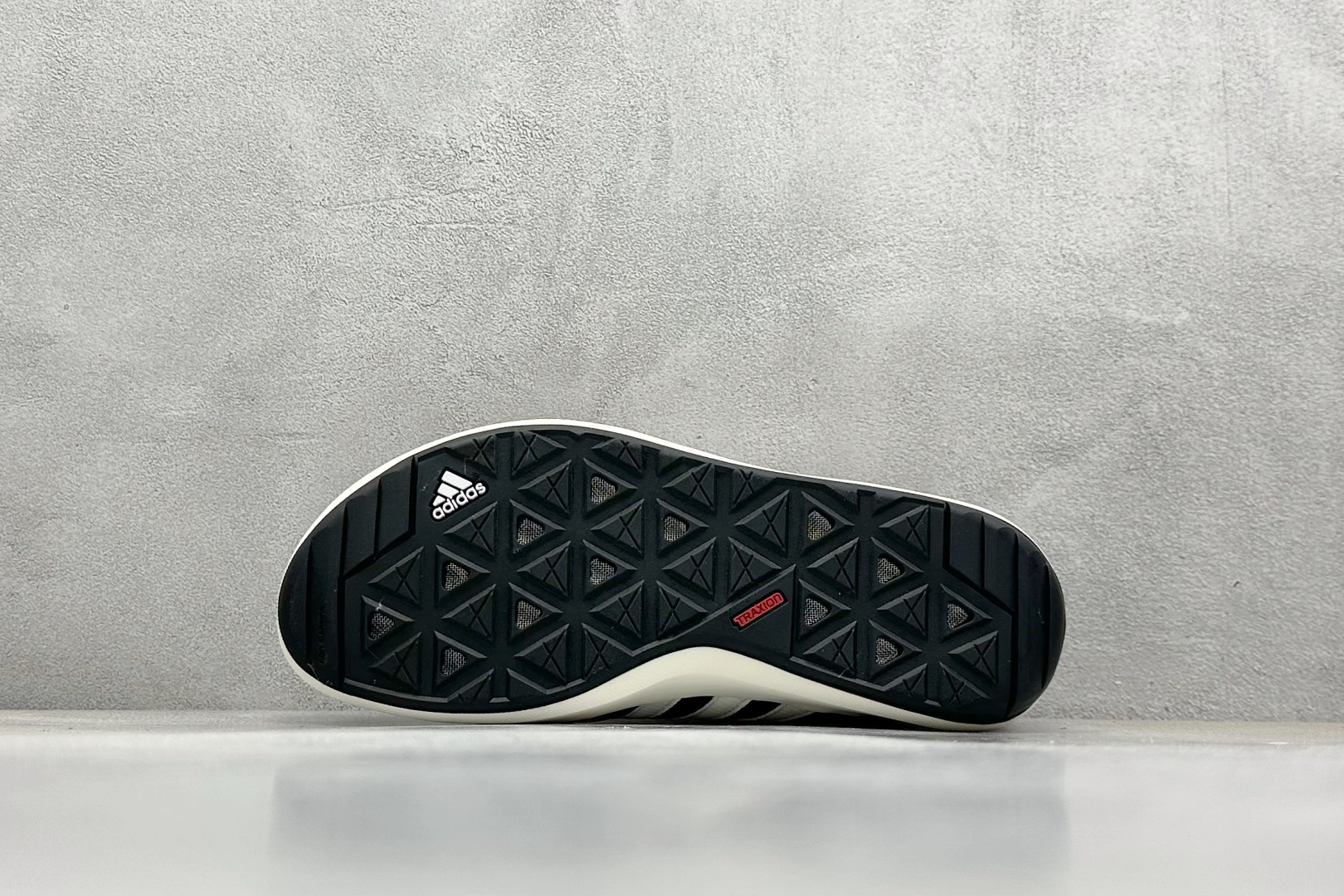  
Adidas Climacool TERREX CC BOAT  运动溯溪鞋户外涉水鞋 

货号：B