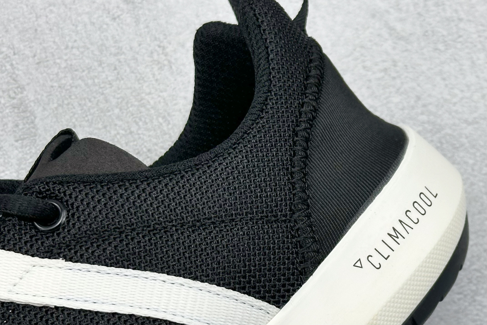  
Adidas Climacool TERREX CC BOAT  运动溯溪鞋户外涉水鞋 

货号：B