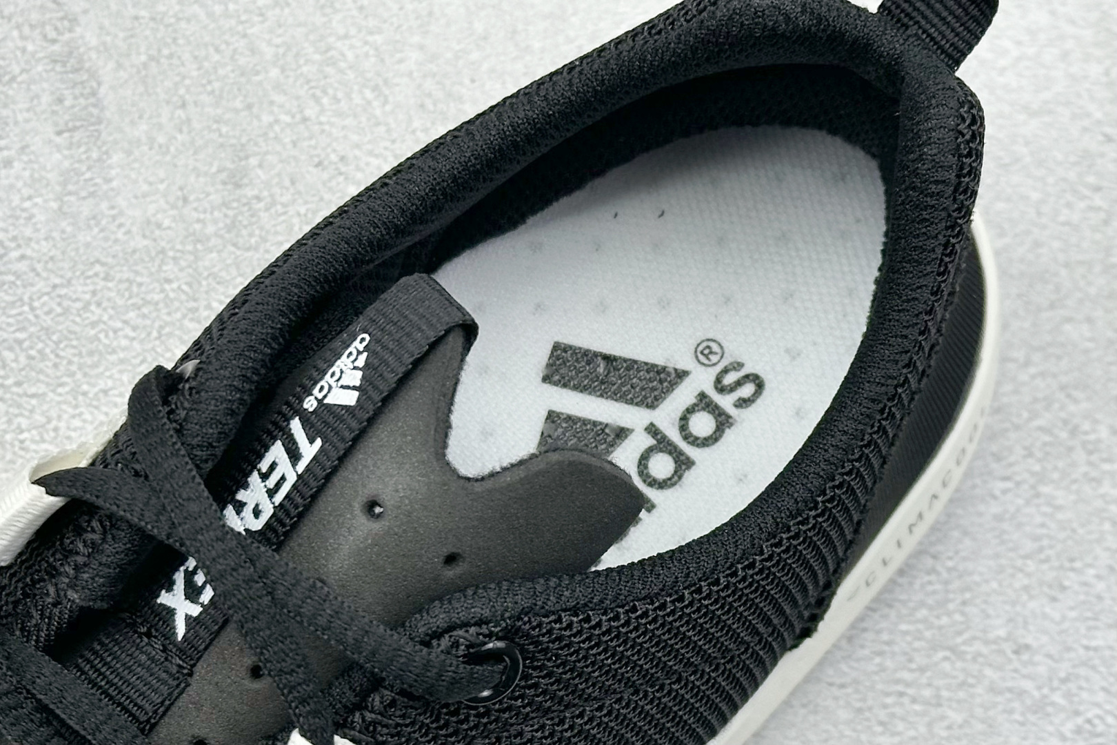  
Adidas Climacool TERREX CC BOAT  运动溯溪鞋户外涉水鞋 

货号：B