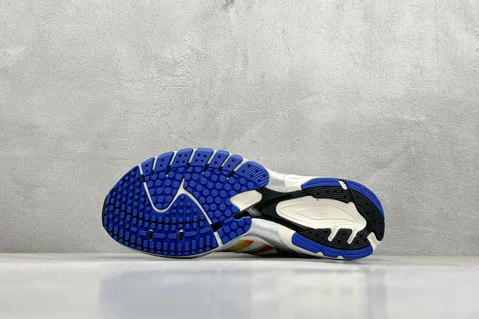 
Adidas originals Neftenga x WALES BONNER
舒适柔软防滑耐磨低