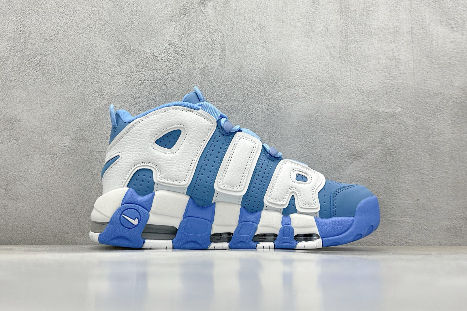  
NK Air More Uptempo ’96 OG 皮蓬大AIR复古篮球鞋
以流行于街头的涂鸦文化