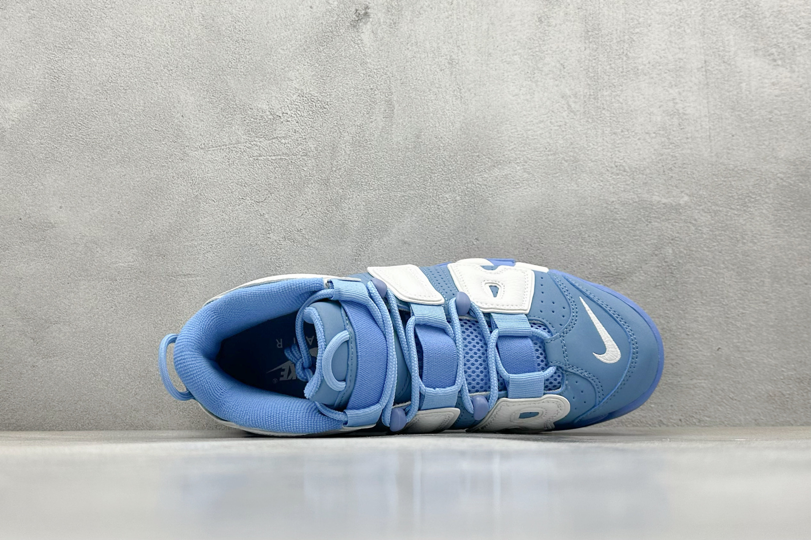  
NK Air More Uptempo ’96 OG 皮蓬大AIR复古篮球鞋
以流行于街头的涂鸦文化
