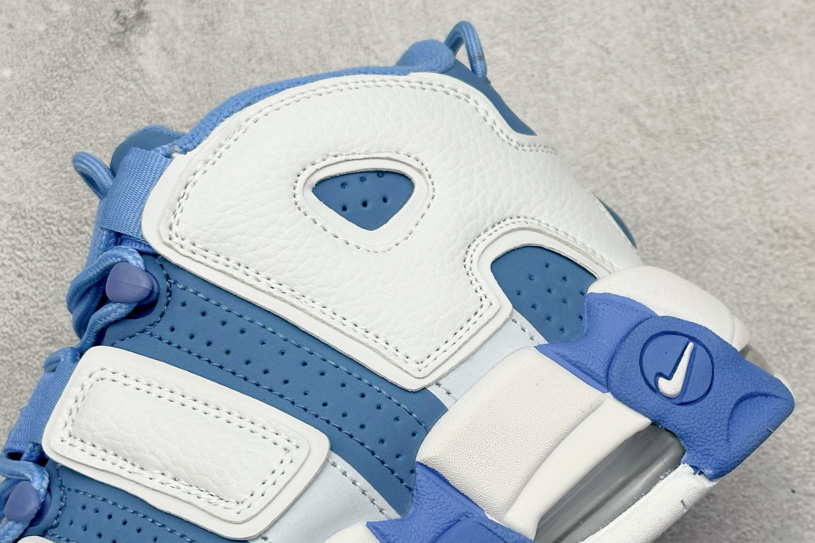  
NK Air More Uptempo ’96 OG 皮蓬大AIR复古篮球鞋
以流行于街头的涂鸦文化