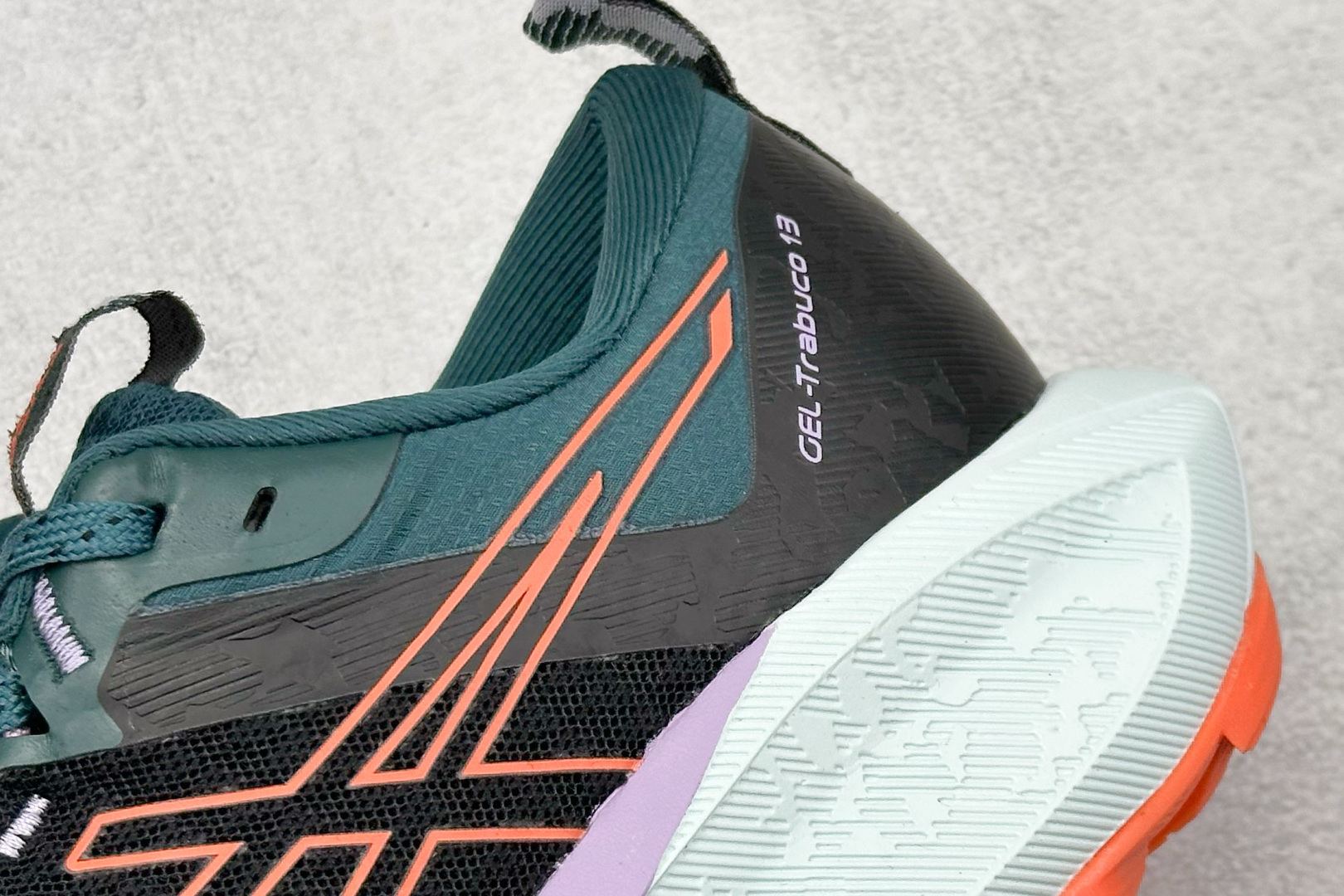  
Asics Gel-Trabuco 13 亚瑟士复古透气休闲鞋缓震耐磨跑步鞋
#鞋面采用无缝线鞋面