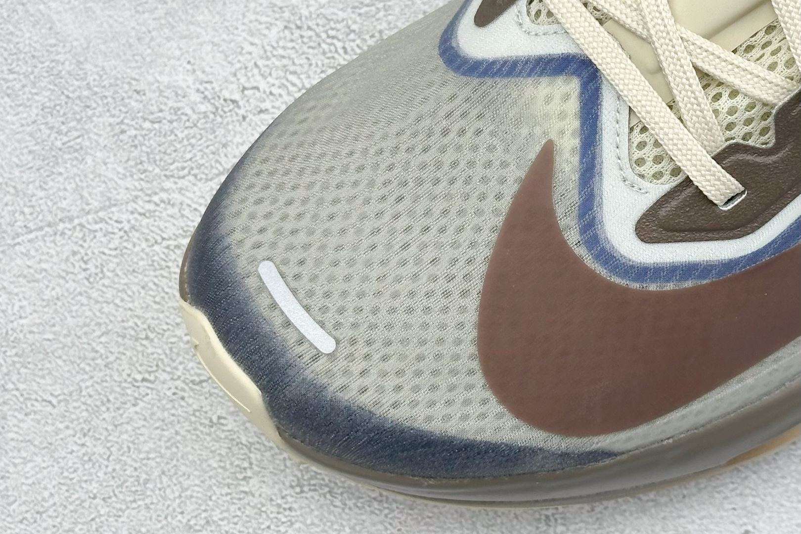  
Nk Zoom Fly 6 耐克超弹轻盈跑步鞋
#鞋款搭载 Flyknit 材料 打造出众弹性 易