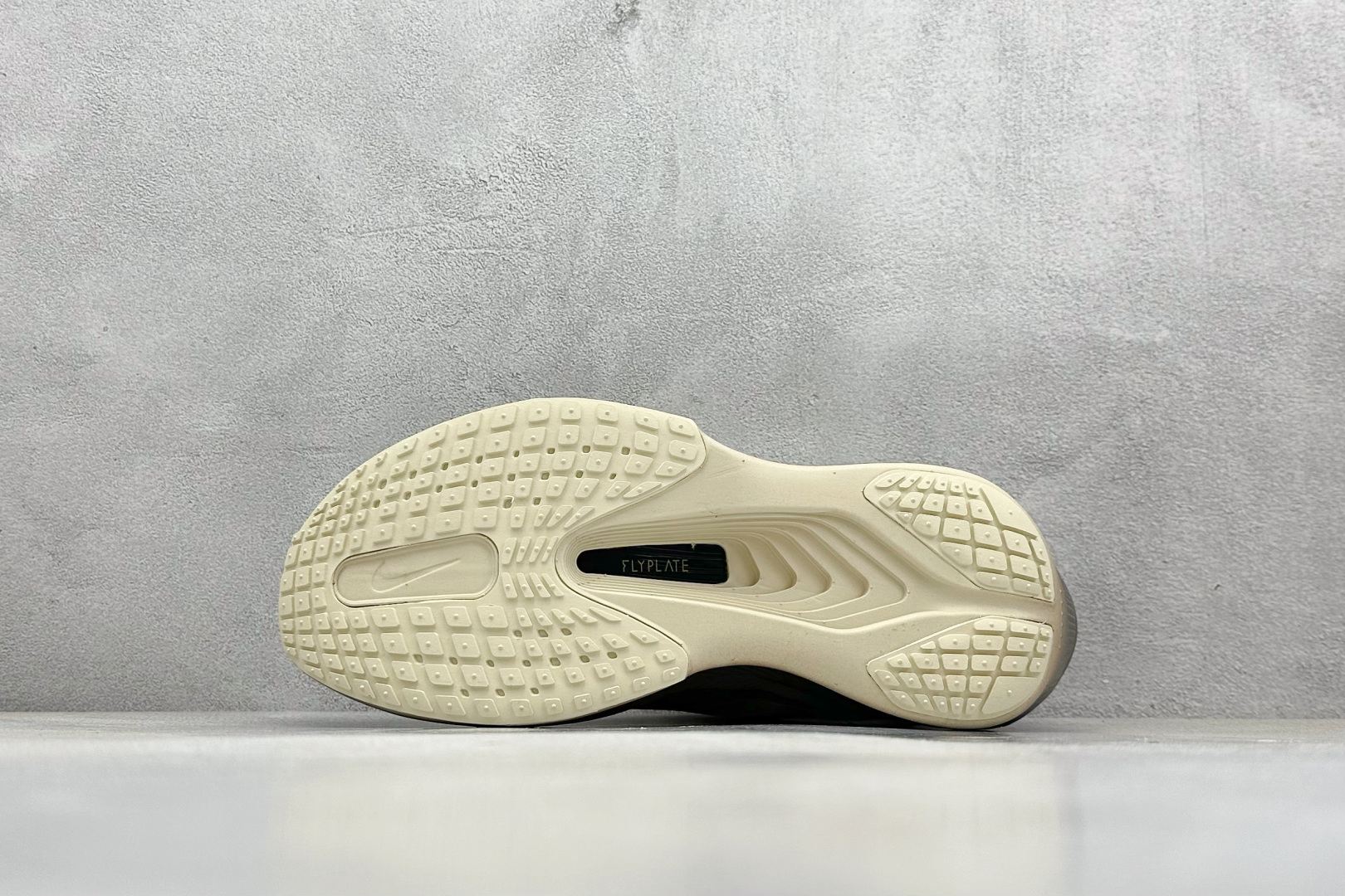  
Nk Zoom Fly 6 耐克超弹轻盈跑步鞋
#鞋款搭载 Flyknit 材料 打造出众弹性 易