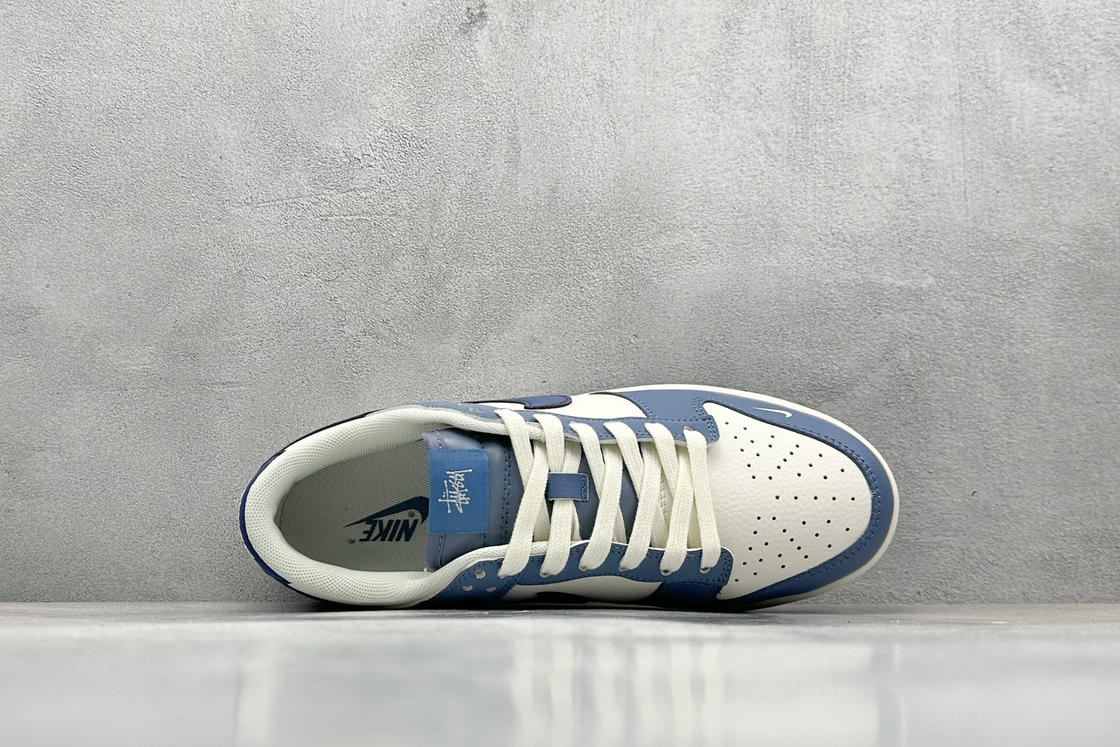  
Nike SB Dunk Low x Stussy 白蓝
公司级出品 极力推荐
原装头层材料 独家版