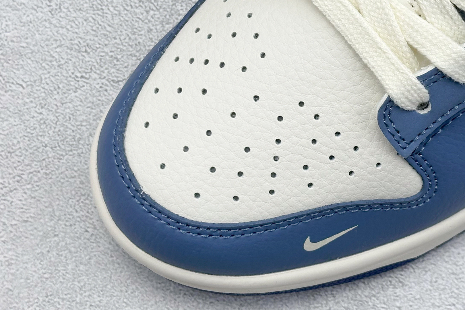  
Nike SB Dunk Low x Stussy 白蓝
公司级出品 极力推荐
原装头层材料 独家版