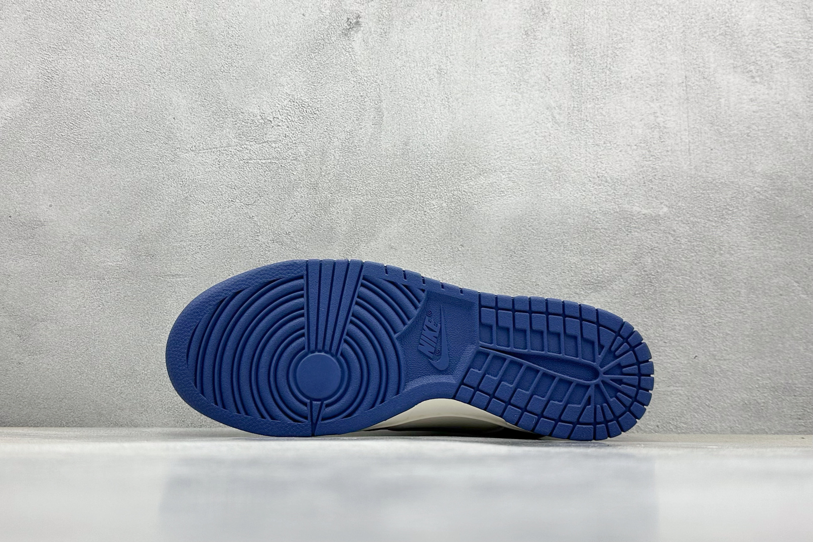  
Nike SB Dunk Low x Stussy 白蓝
公司级出品 极力推荐
原装头层材料 独家版