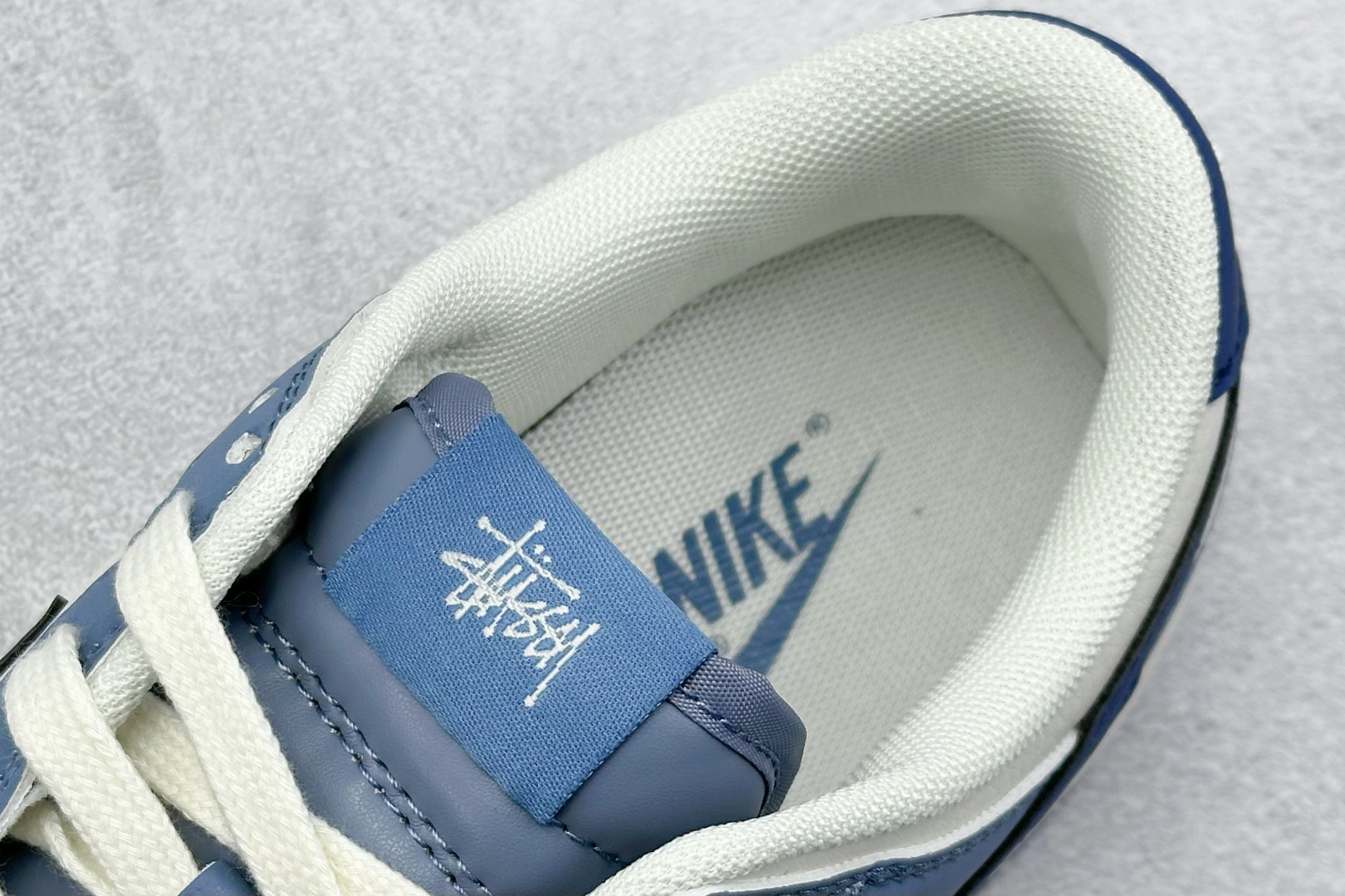  
Nike SB Dunk Low x Stussy 白蓝
公司级出品 极力推荐
原装头层材料 独家版