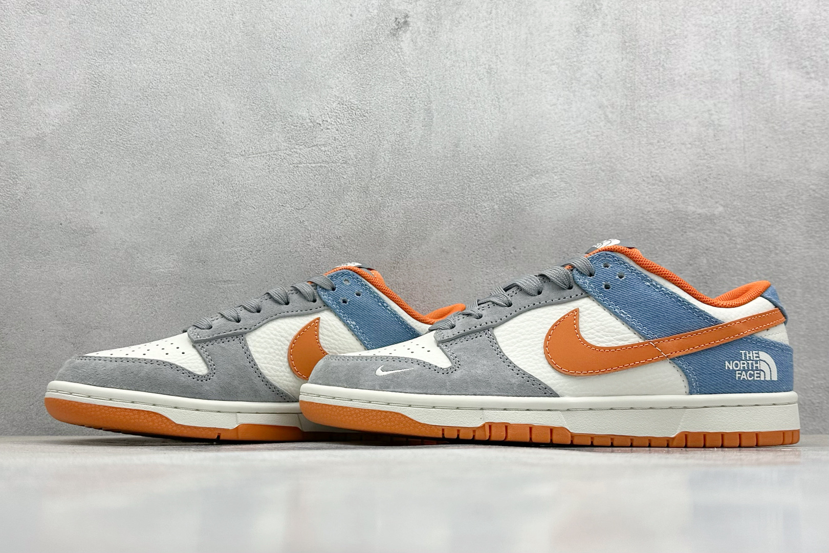  
Nike SB Dunk Low x The North Face 白灰蓝小钩
纯原大厂出品 极力推
