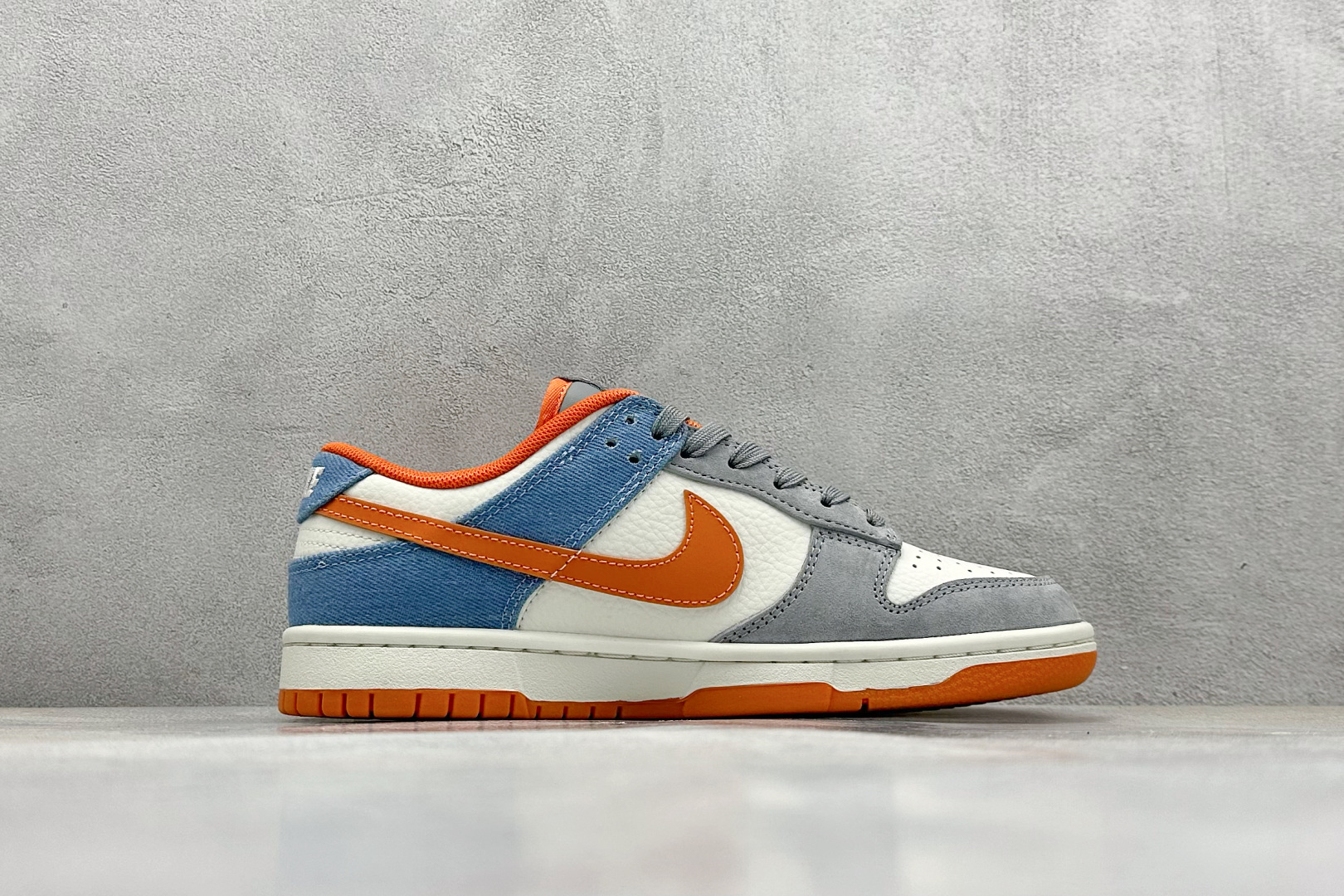  
Nike SB Dunk Low x The North Face 白灰蓝小钩
纯原大厂出品 极力推