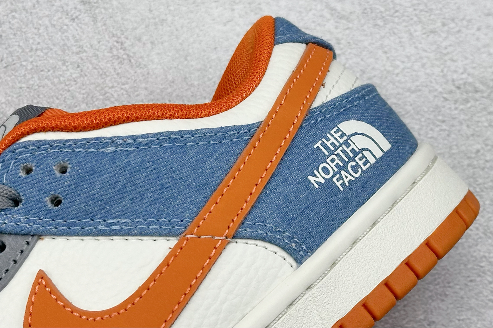  
Nike SB Dunk Low x The North Face 白灰蓝小钩
纯原大厂出品 极力推