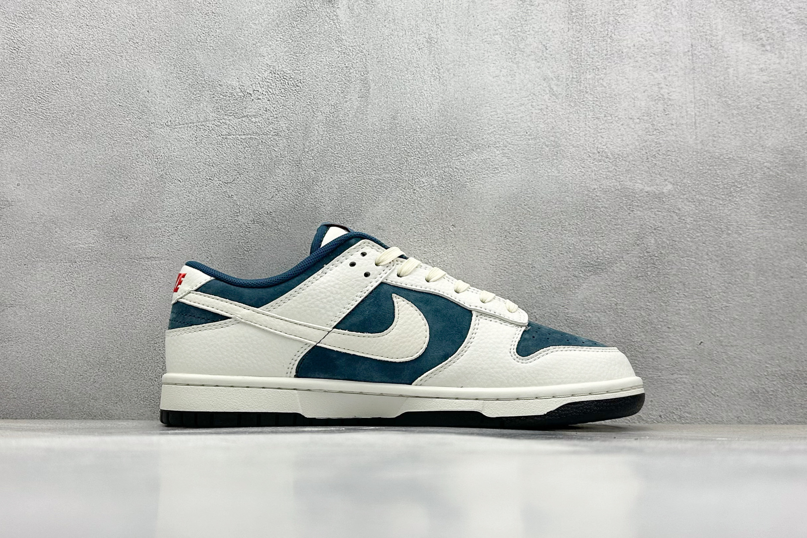  
Nike SB Dunk Low x Stussy 白青小钩
纯原大厂出品 极力推荐
原装头层材料 