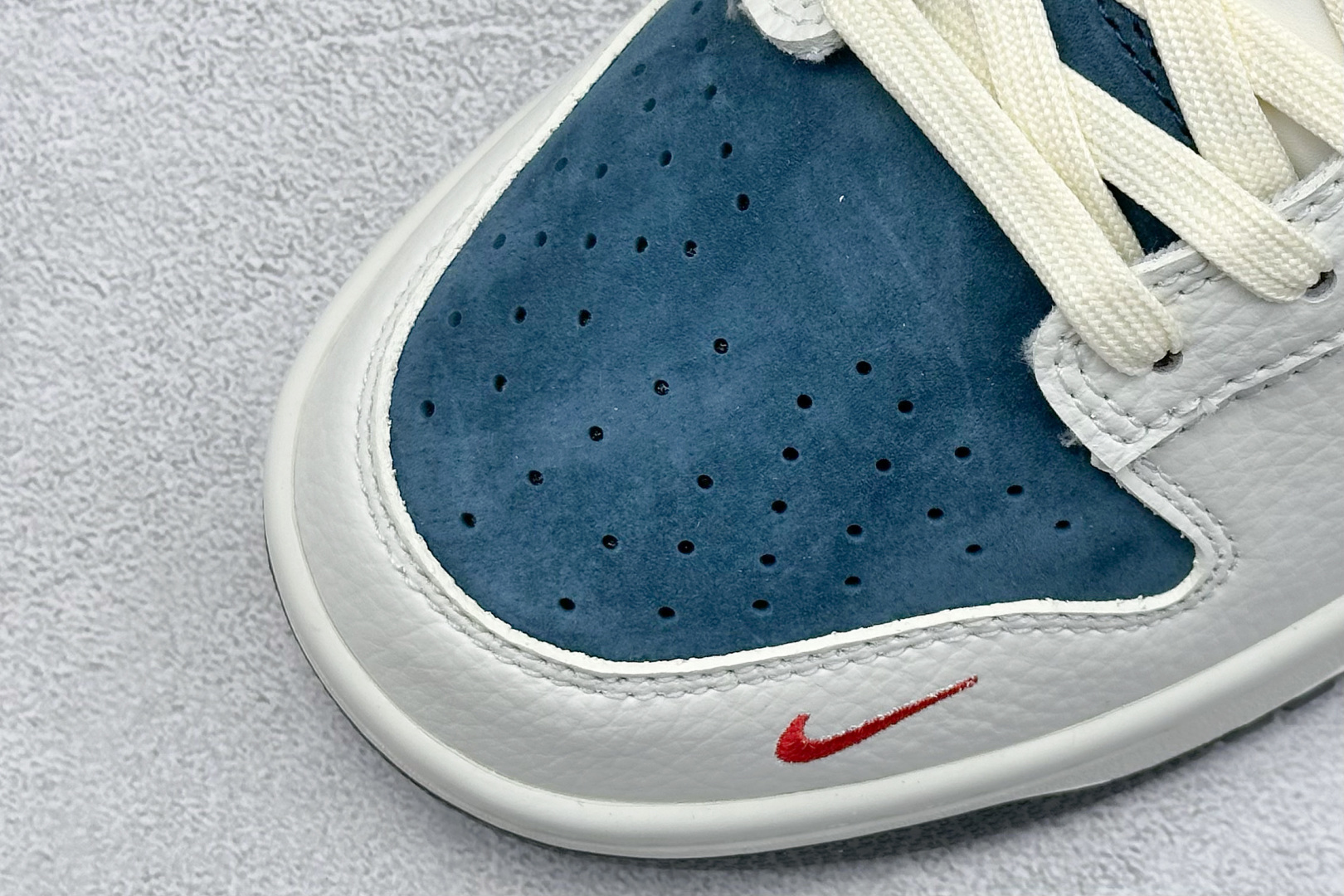  
Nike SB Dunk Low x Stussy 白青小钩
纯原大厂出品 极力推荐
原装头层材料 
