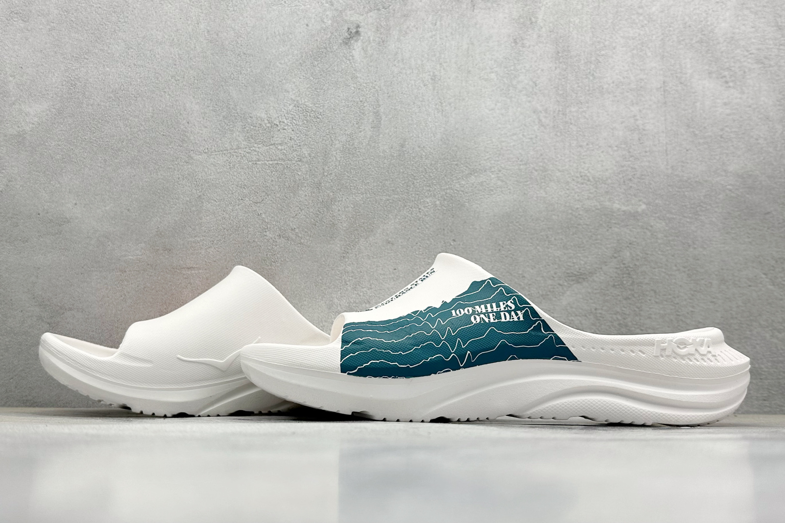  终端放店
K版 HOKA ONE ONE ORA Recovery Slide 3 运动拖鞋 
采用非
