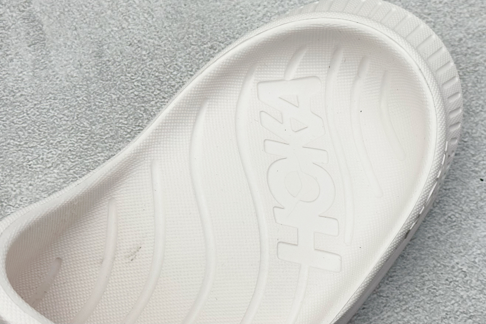  终端放店
K版 HOKA ONE ONE ORA Recovery Slide 3 运动拖鞋 
采用非