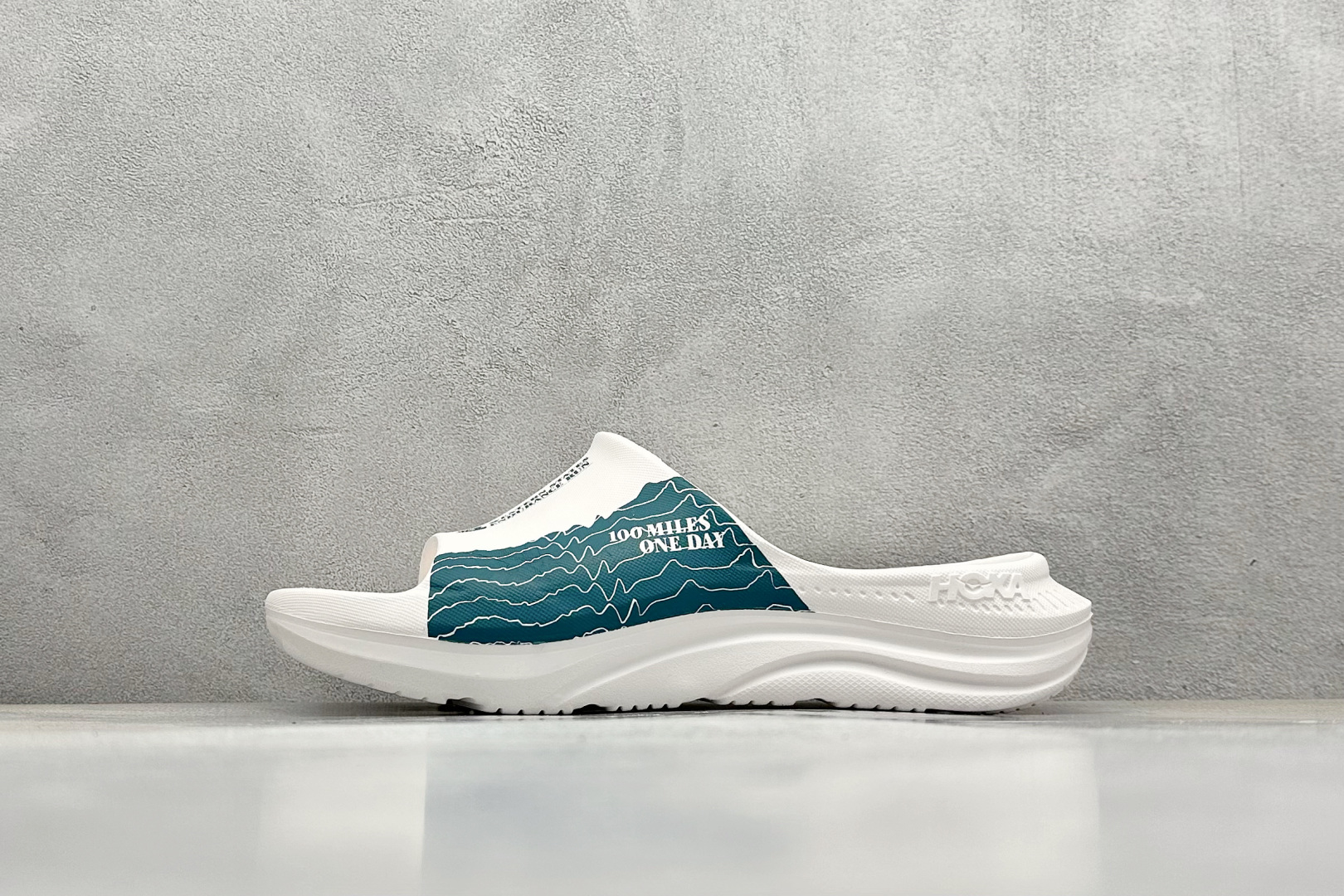  终端放店
K版 HOKA ONE ONE ORA Recovery Slide 3 运动拖鞋 
采用非