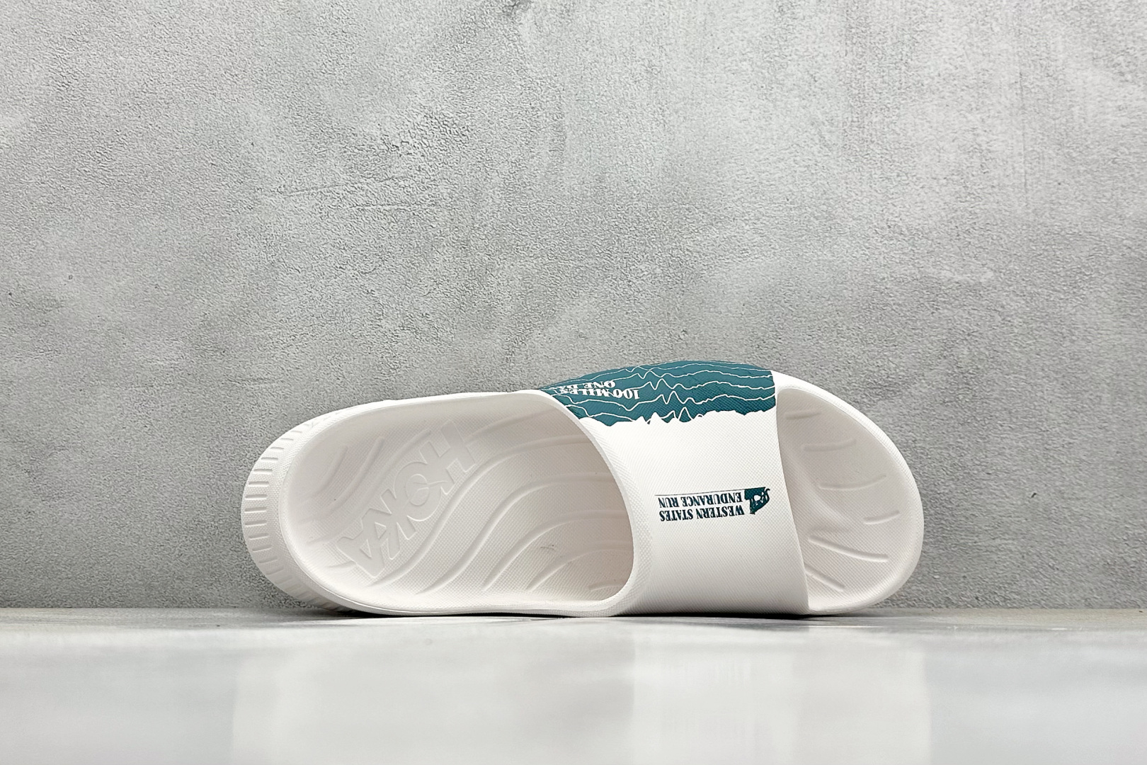  终端放店
K版 HOKA ONE ONE ORA Recovery Slide 3 运动拖鞋 
采用非