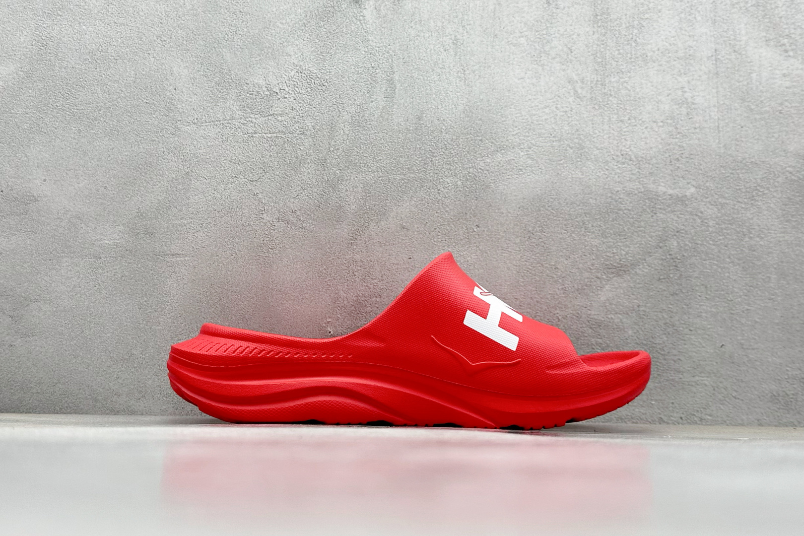  终端放店
K版 HOKA ONE ONE ORA Recovery Slide 3 运动拖鞋 
采用非