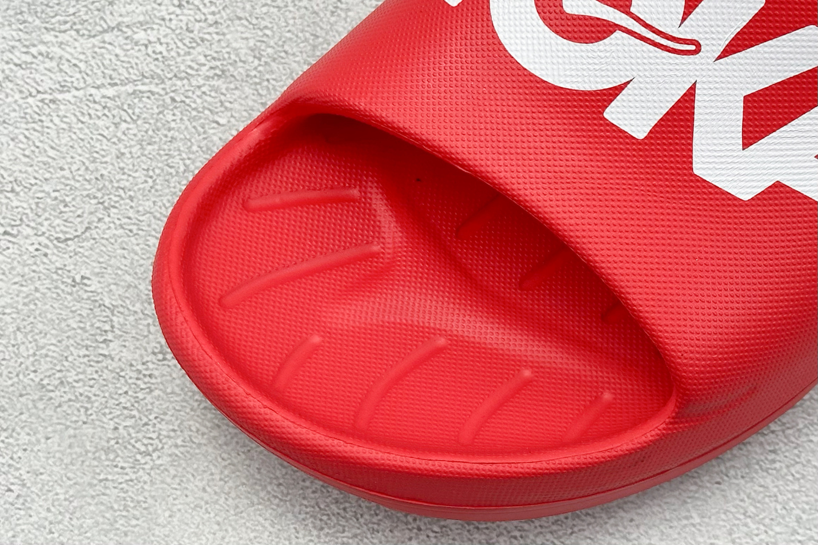 终端放店
K版 HOKA ONE ONE ORA Recovery Slide 3 运动拖鞋 
采用非