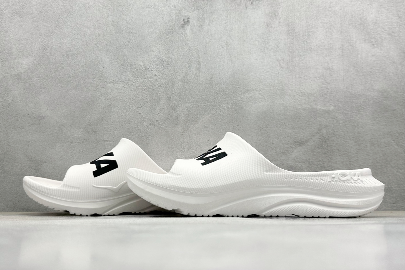  终端放店
K版 HOKA ONE ONE ORA Recovery Slide 3 运动拖鞋 
采用非