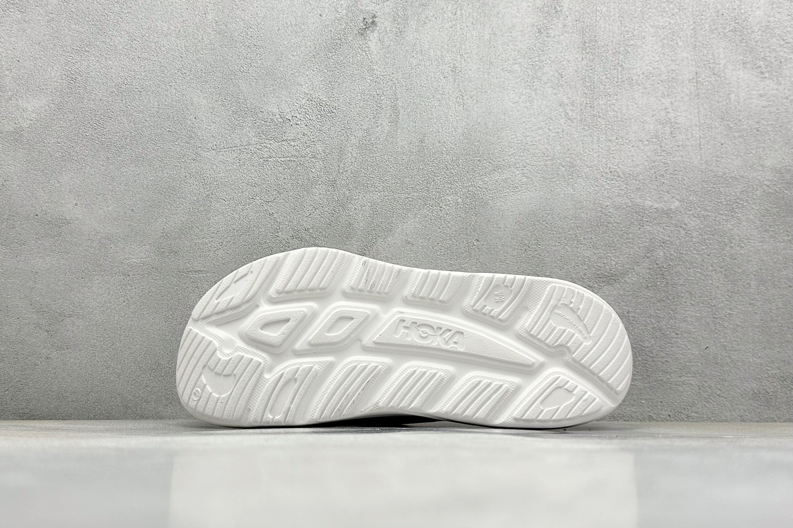  终端放店
K版 HOKA ONE ONE ORA Recovery Slide 3 运动拖鞋 
采用非