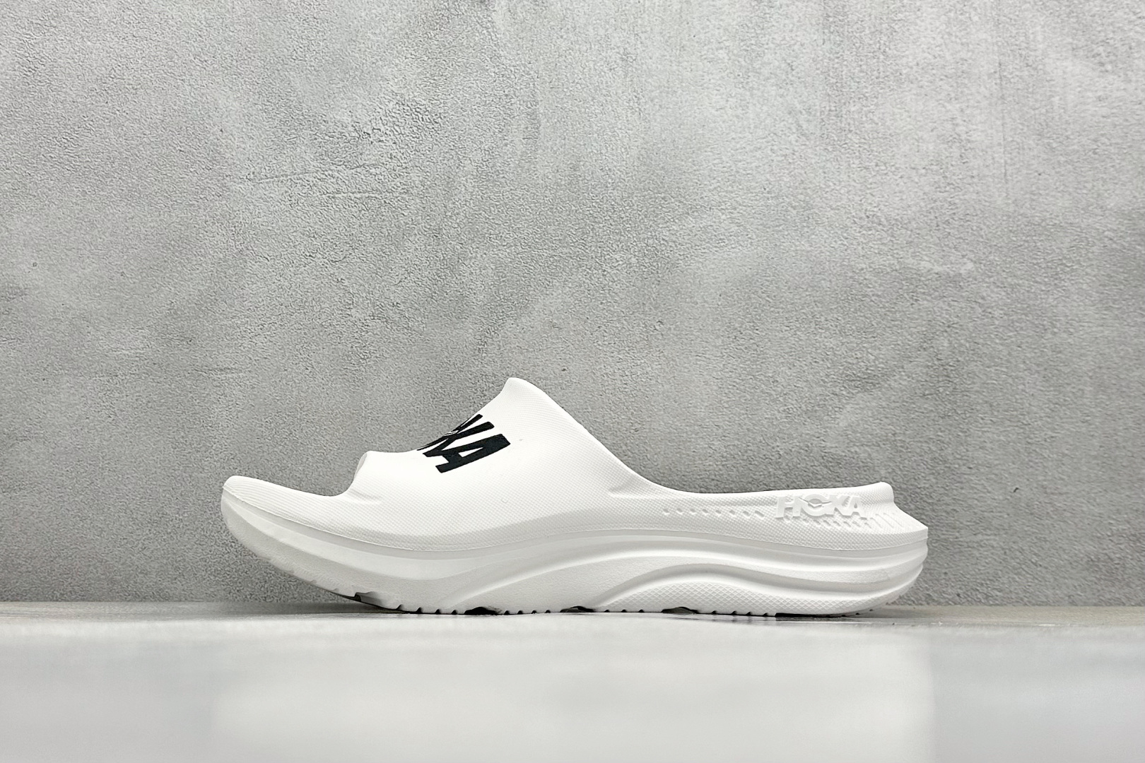  终端放店
K版 HOKA ONE ONE ORA Recovery Slide 3 运动拖鞋 
采用非