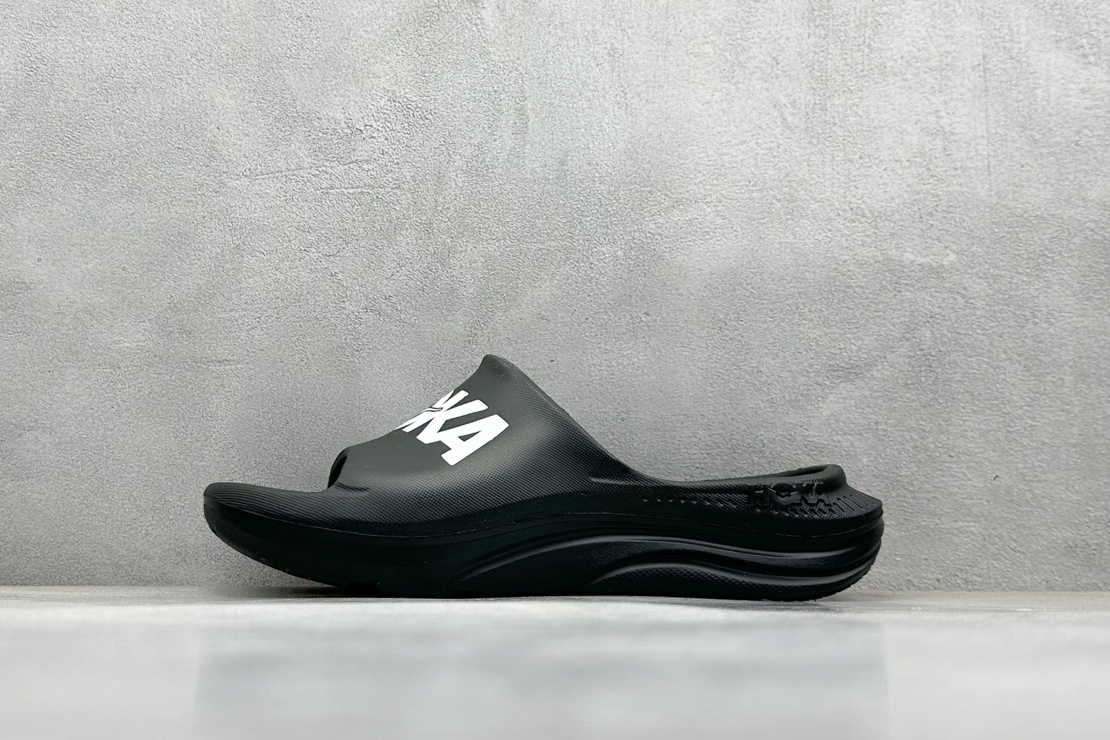  终端放店
K版 HOKA ONE ONE ORA Recovery Slide 3 运动拖鞋 
采用非