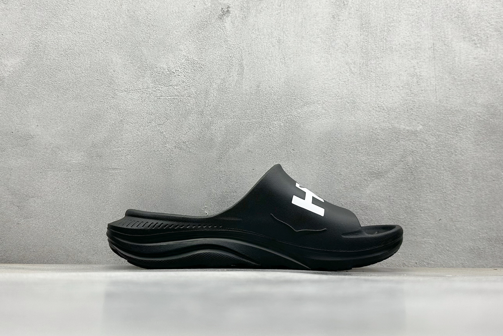  终端放店
K版 HOKA ONE ONE ORA Recovery Slide 3 运动拖鞋 
采用非