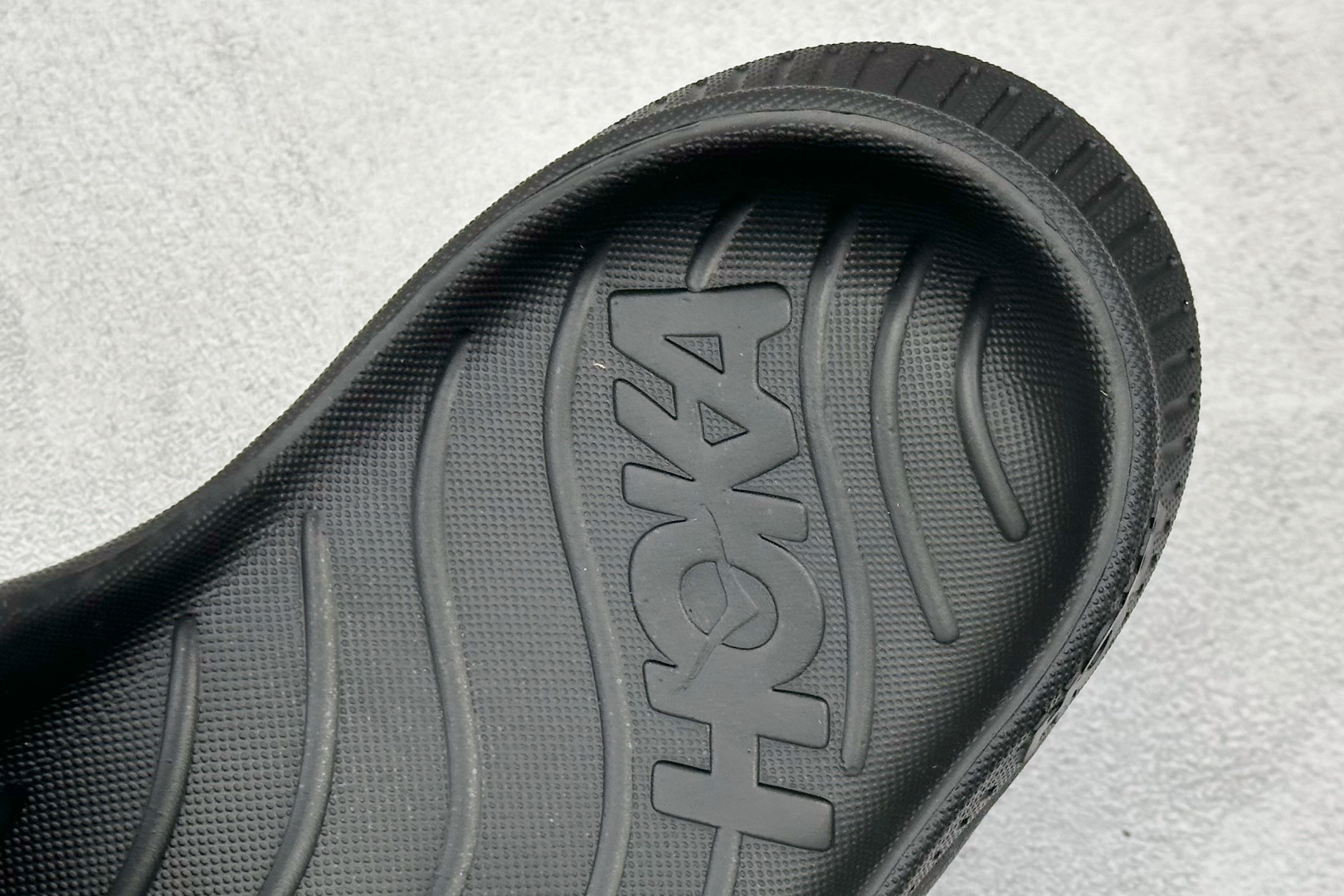  终端放店
K版 HOKA ONE ONE ORA Recovery Slide 3 运动拖鞋 
采用非