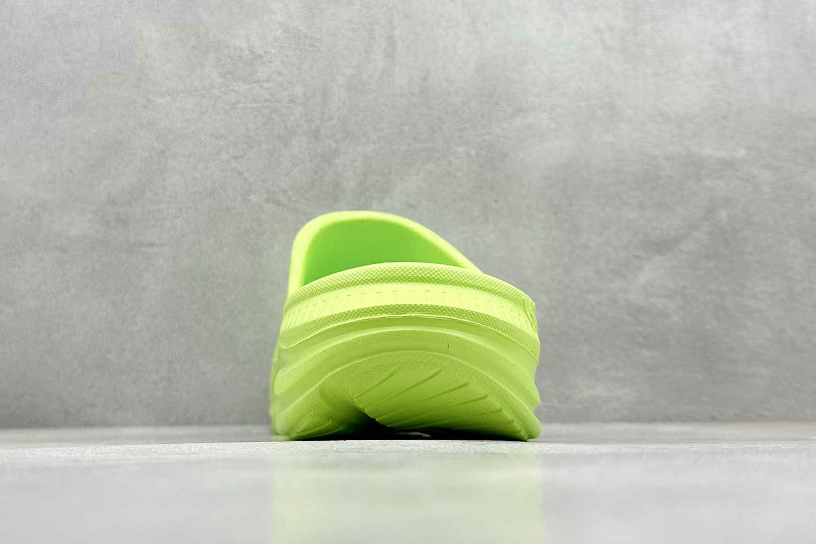  终端放店
K版 HOKA ONE ONE ORA Recovery Slide 3 运动拖鞋 
采用非