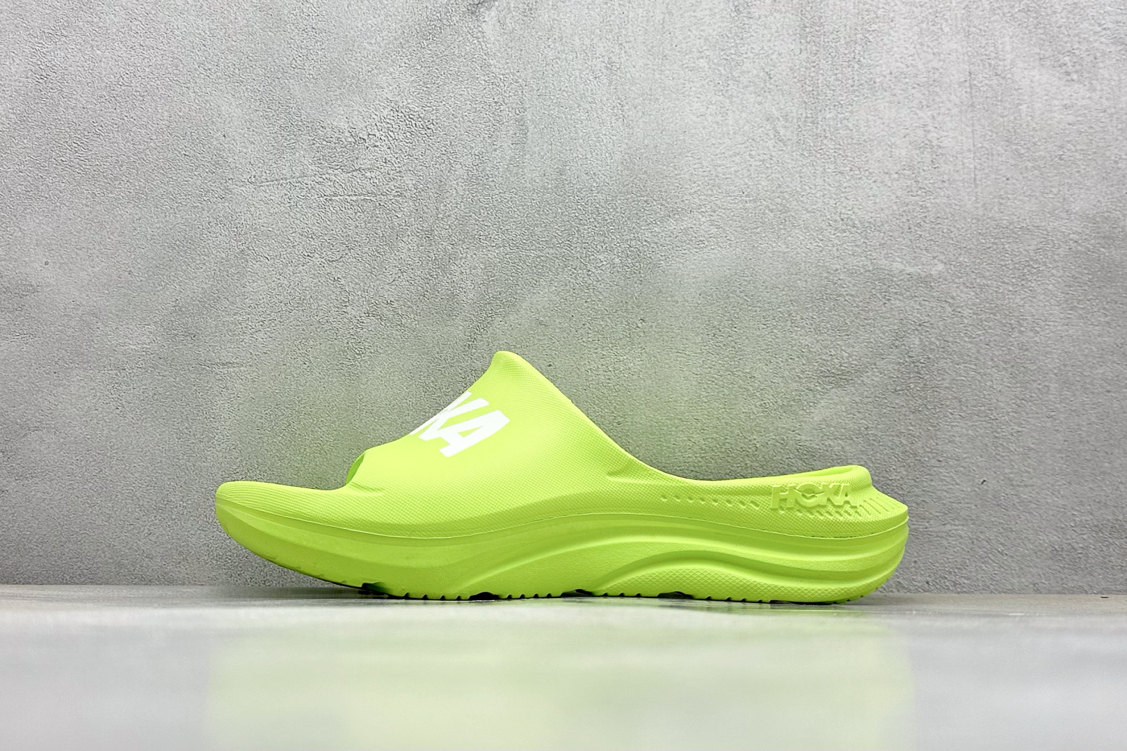  终端放店
K版 HOKA ONE ONE ORA Recovery Slide 3 运动拖鞋 
采用非