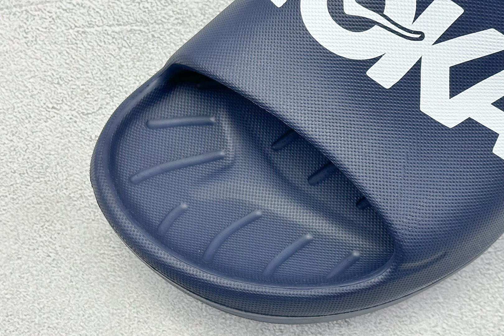  终端放店
K版 HOKA ONE ONE ORA Recovery Slide 3 运动拖鞋 
采用非