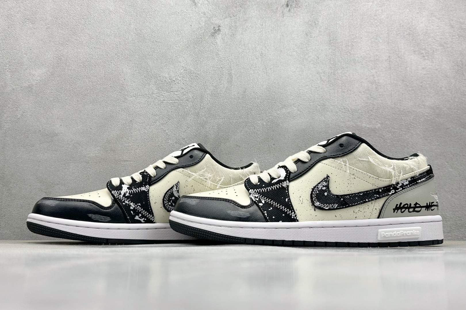  终端放店
FS版 Air Jordan 1 Low 星际迷航/黑白
整体围绕熊猫恶作剧乘浪钓手主题设计