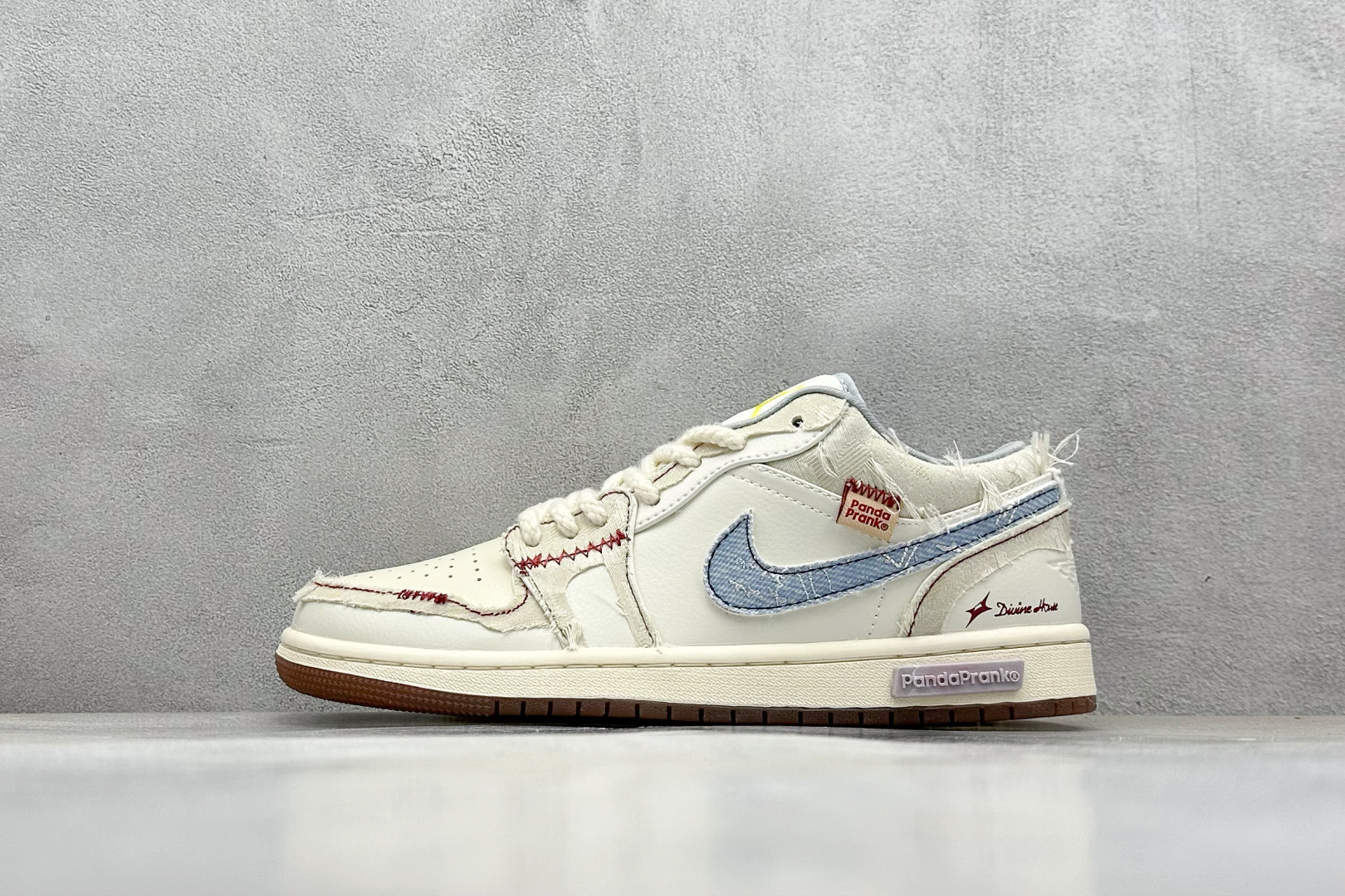  终端放店
FS版 Air Jordan 1 Low 引线牵梦/连理枝
整体围绕熊猫恶作剧乘浪钓手主题设