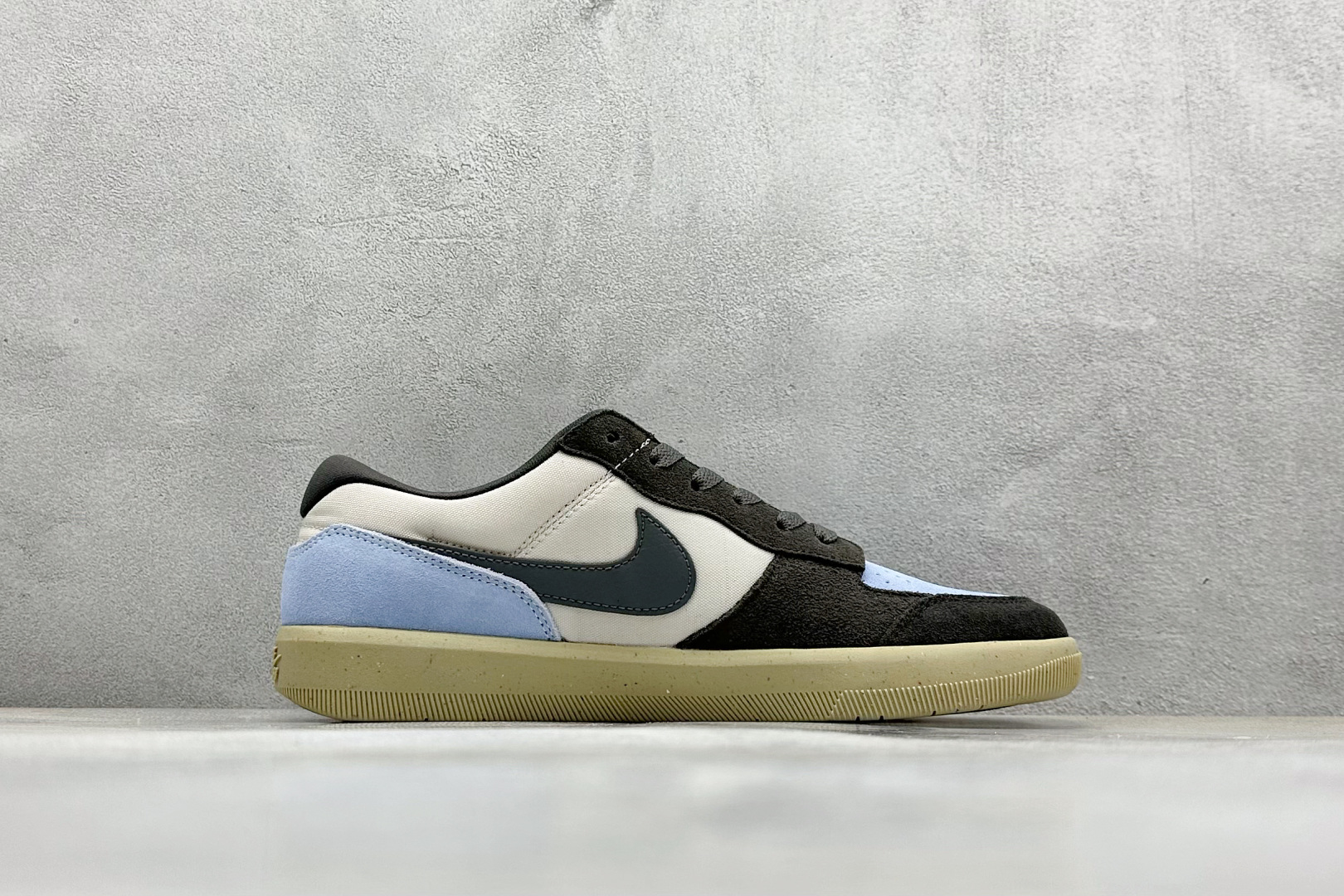  终端放店
FS版 Nike SB Force 58 硫化杯底 传统篮球风格 原楦版型
Nike SB 