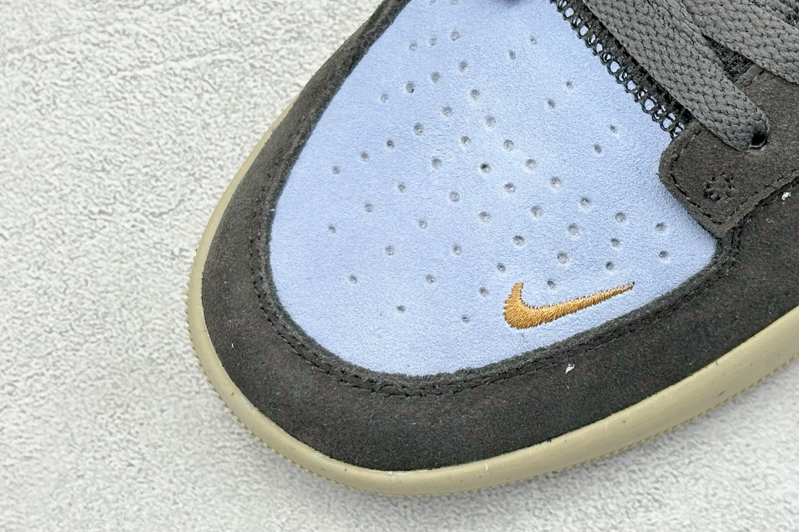  终端放店
FS版 Nike SB Force 58 硫化杯底 传统篮球风格 原楦版型
Nike SB 