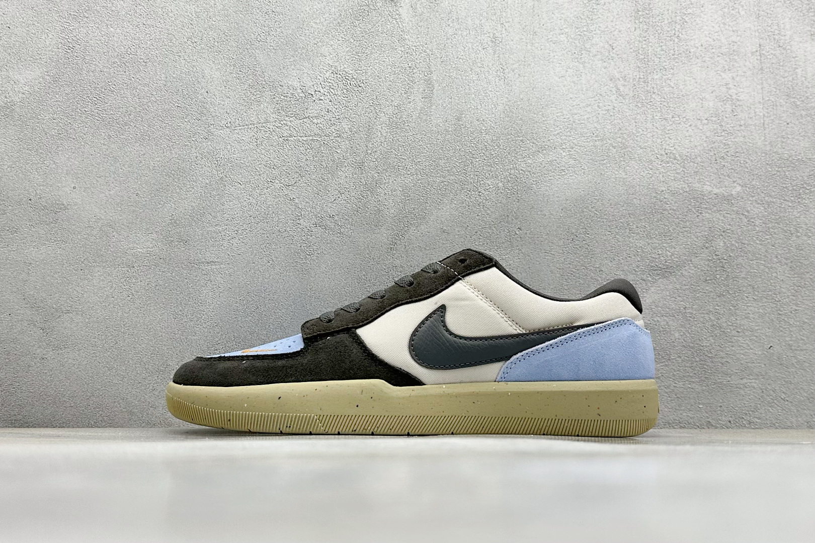  终端放店
FS版 Nike SB Force 58 硫化杯底 传统篮球风格 原楦版型
Nike SB 
