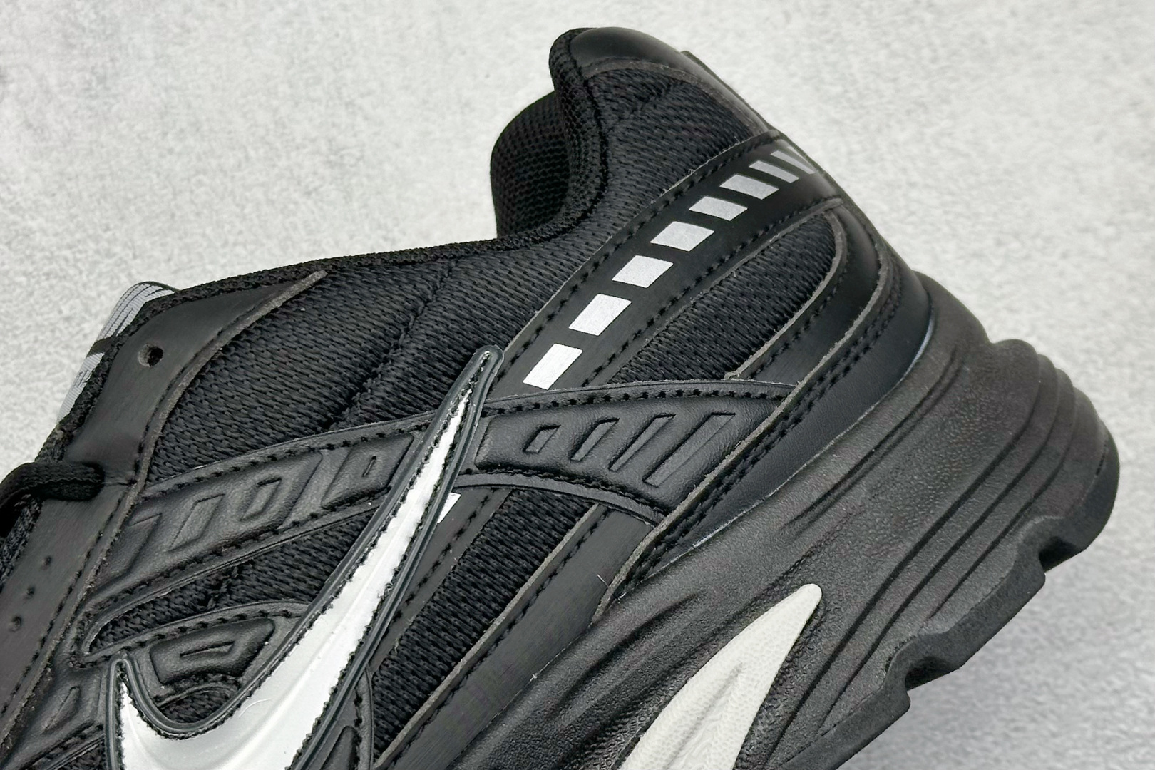  终端放店
GX版 Nike Initiator Running 耐克INS
超火复古老爹跑鞋 
独家私