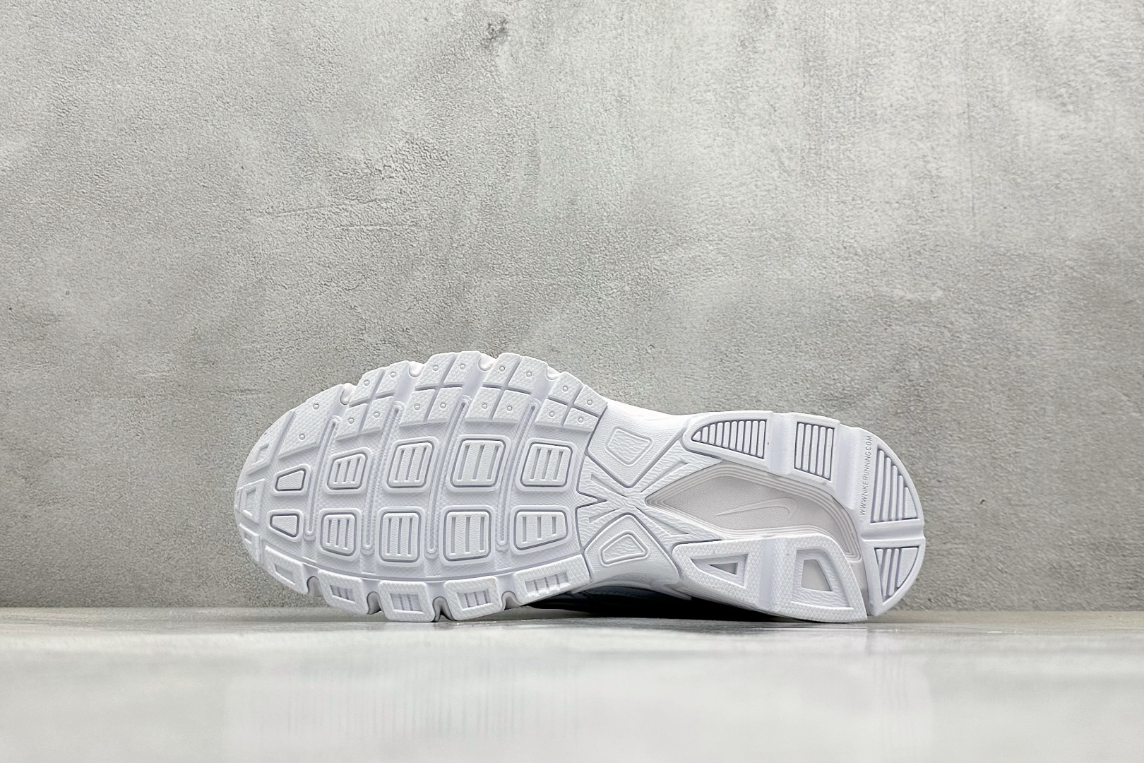  终端放店
GX版 Nike Initiator Running 耐克INS
超火复古老爹跑鞋 
独家私