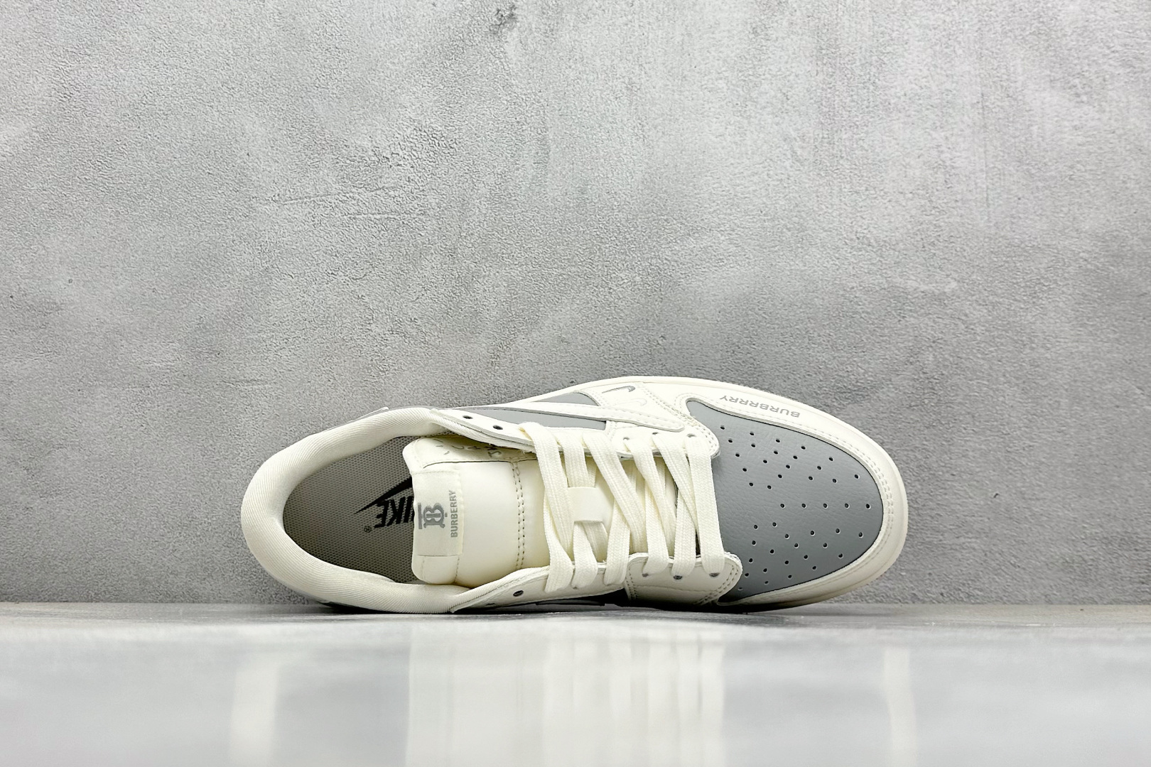 终端放店
XC版 Travis Scott x Fragment Design x Air Jorda