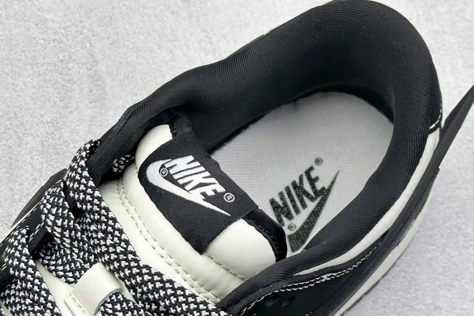 XC版 Nike SB Dunk Low x Stussy 黑白小钩 XX2025-358
