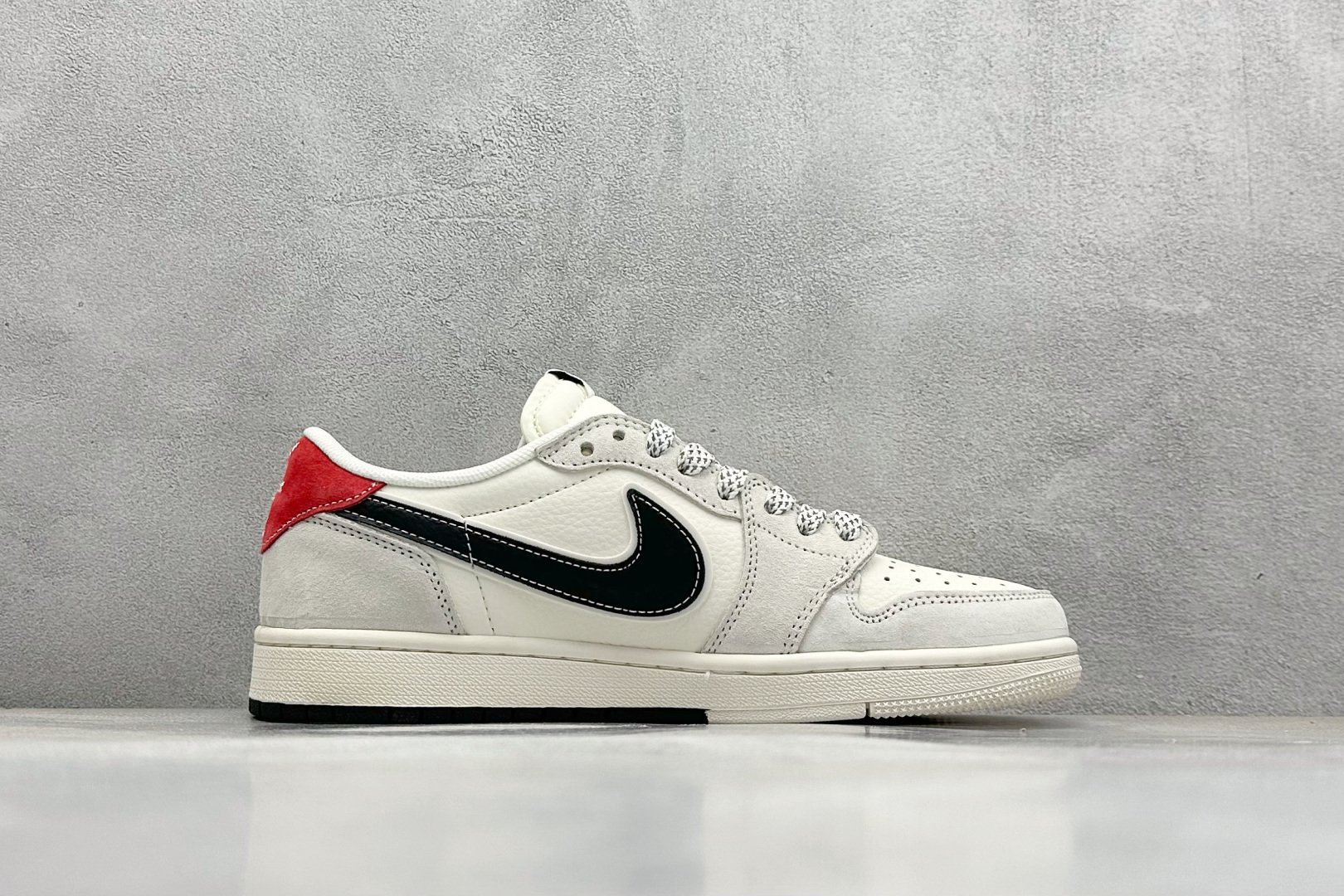 终端放店
XC版 Travis Scott x Fragment Design x Air Jorda