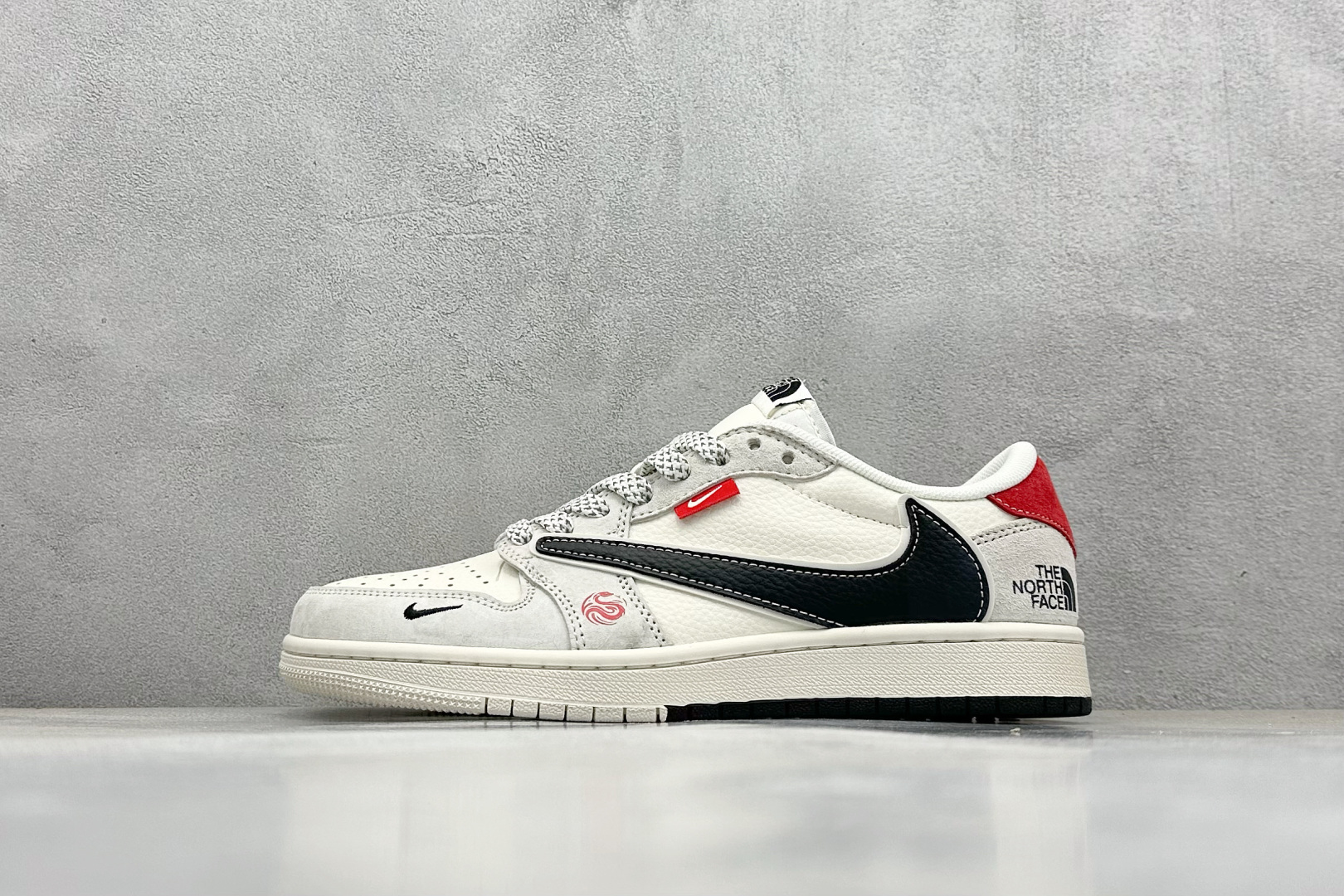 终端放店
XC版 Travis Scott x Fragment Design x Air Jorda